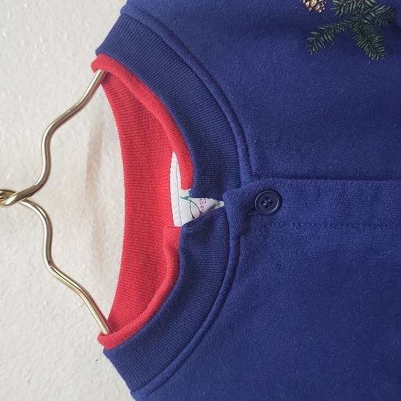 Vintage Women's Christmas Sweater with Cardinal. - Picture 3 of 6